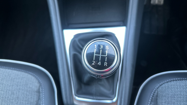 Renault Captur 1.0 TCE 100 S Edition 5dr Petrol Hatchback